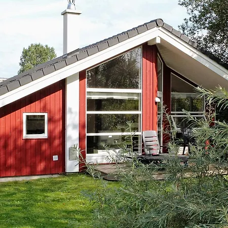 Detached With Private Sauna *