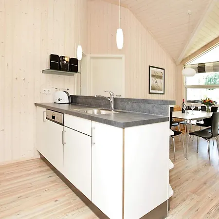 Detached With Private Sauna بيت للعطل