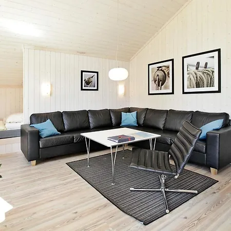 Detached With Private Sauna