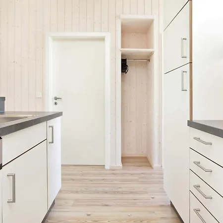 Detached With Private Sauna بيت للعطل *